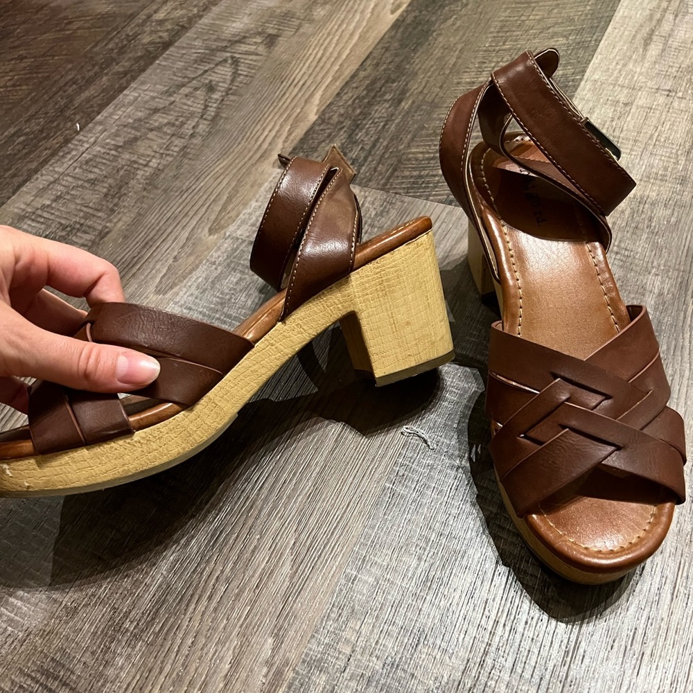 Brown Platform